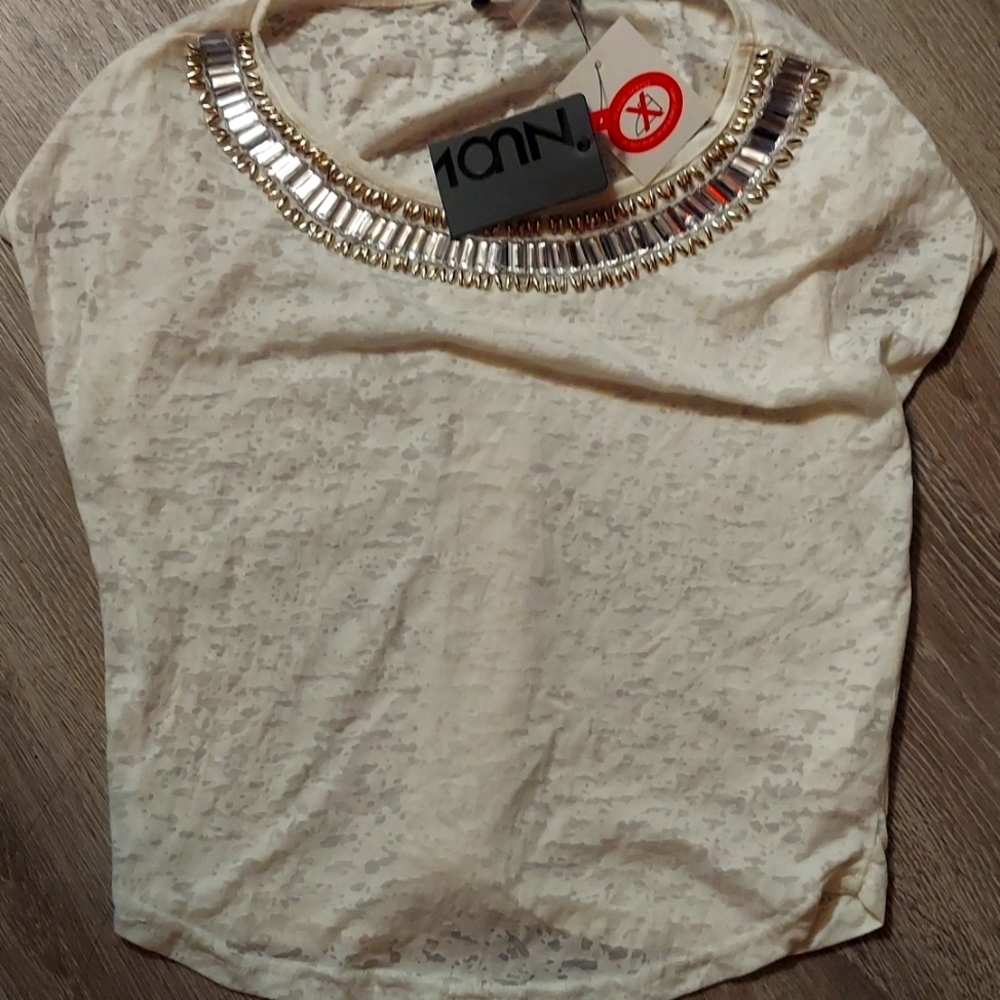 NWT! Nuon blinged out tee